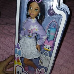 Daisy Duck Fashion Doll & Accessories